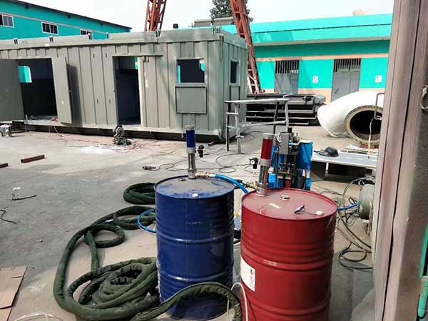 集装箱保温浇注聚氨酯喷涂(图1) 集装箱保温浇注聚氨酯喷涂
