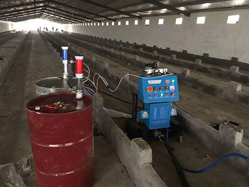 养殖场聚氨酯保温 专用聚氨酯喷涂机(图1) Q2600养殖场保温专用聚氨酯喷涂机